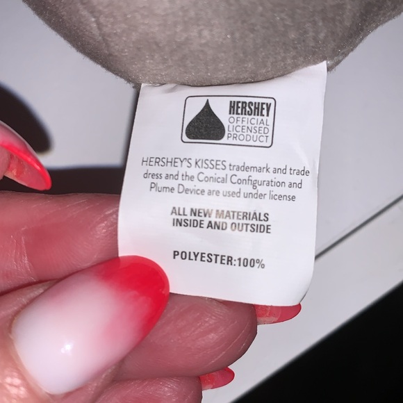 2 squeaky dog toys, Hershey kiss with rope - Picture 4 of 8